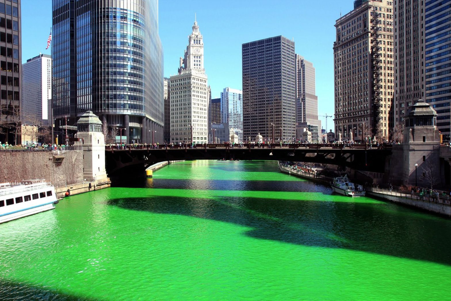 green river on st paddy´s day in chicago